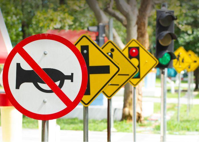 Traffic Rules and Road Signs in Australia
